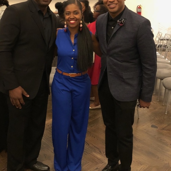 Sleeveless Jumpsuit - Picture 2 of 4